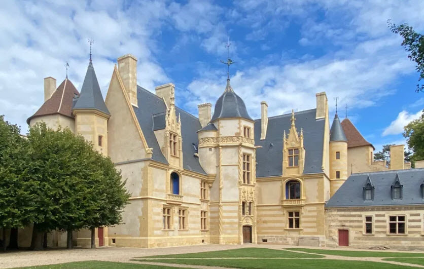 Ainay-le-Vieil, France